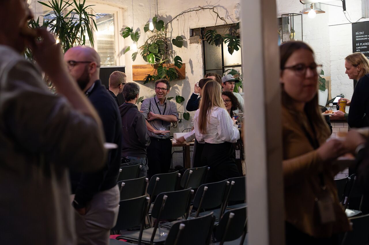 The evening crowd lingering after the talks